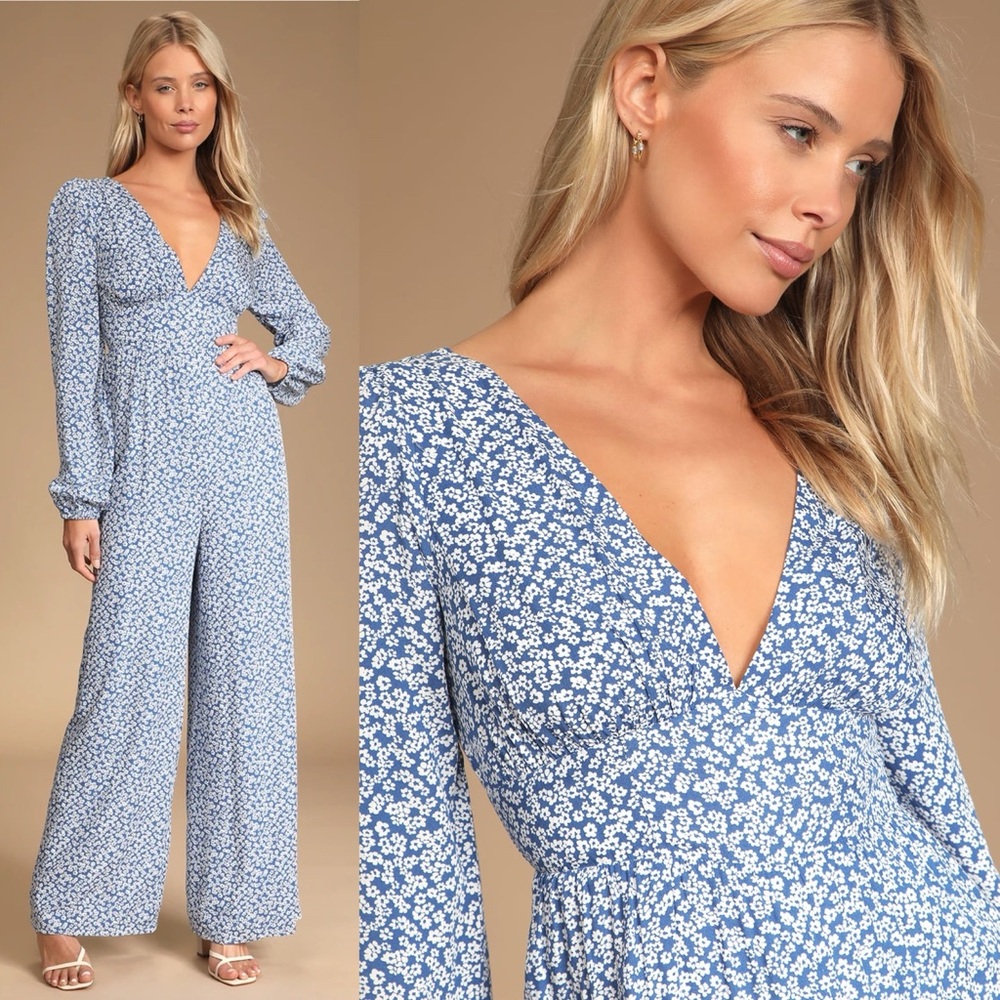Lulu's Afternoon Out Blue Floral Print Long Sleeve Jumpsuit M NWT - Picture 2 of 14